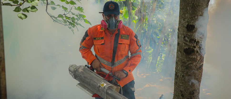Continúan jornadas de fumigación en colonias y comunidades de El Salvador