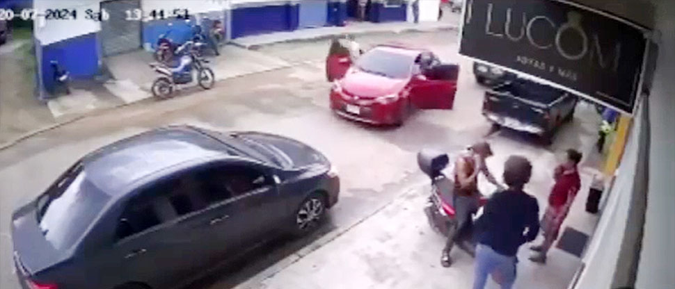 HONDURAS: cámara de seguridad registra el momento de tiroteo en una calle de Yoro