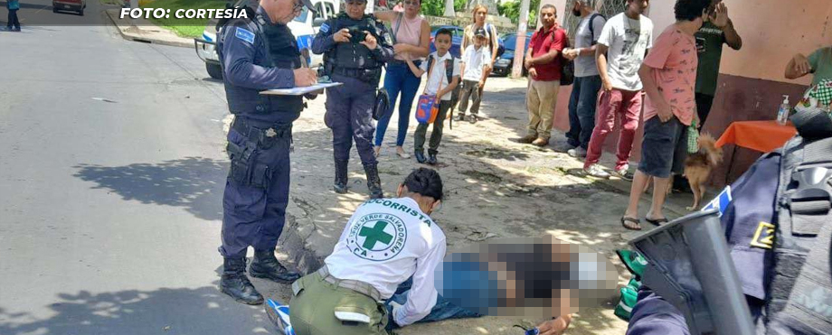 Motociclista pierde el conocimiento y sufre accidente en Santa Ana