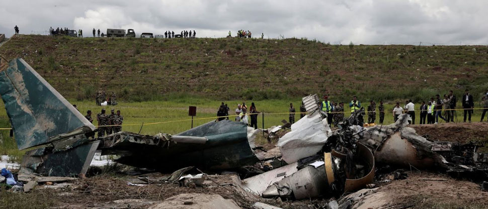 NEPAL: Dieciocho personas murieron en un accidente de avión y sólo el piloto sobrevivió