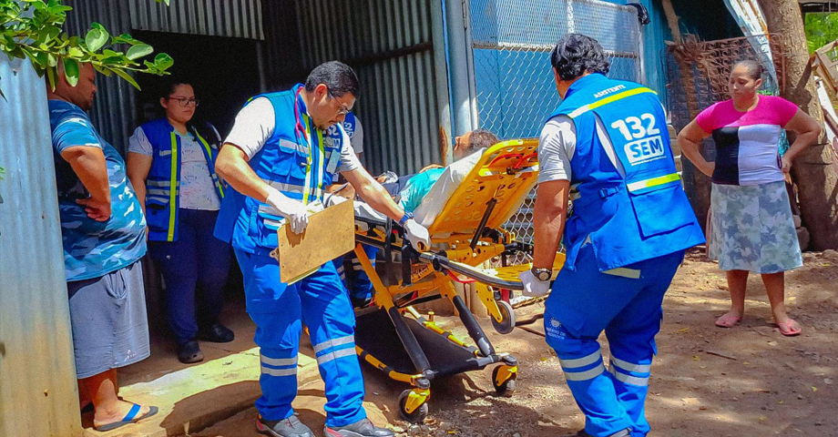 Brindan atención oportuna a persona que sufrió un accidente cerebro vascular en San Miguel