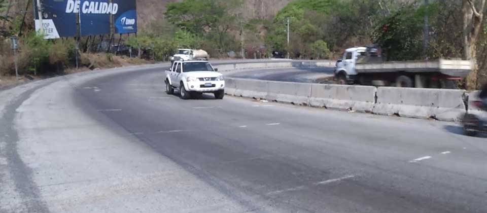 Instalarán controles de velocidad en la autopista a Comalapa y la curva del Papaturro