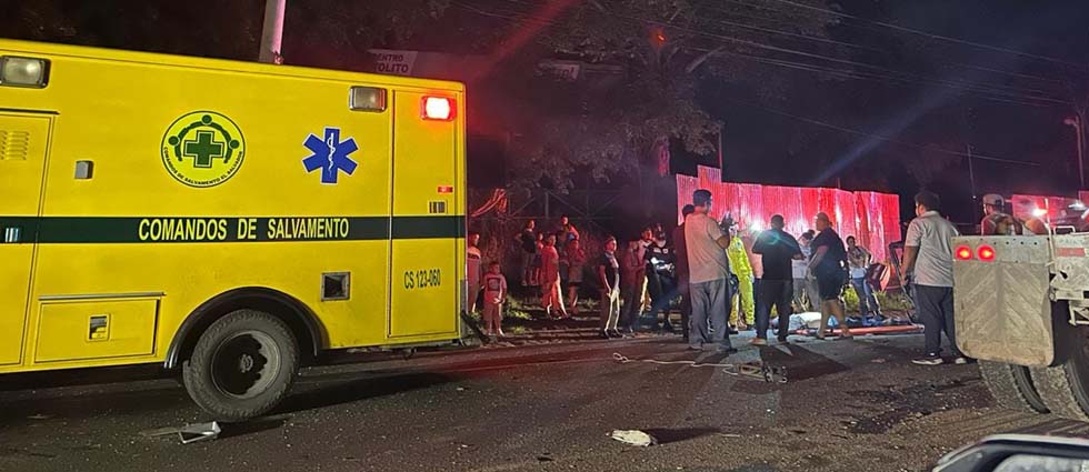 Un fallecido y dos lesionados deja grave accidente vial en Chalatenango