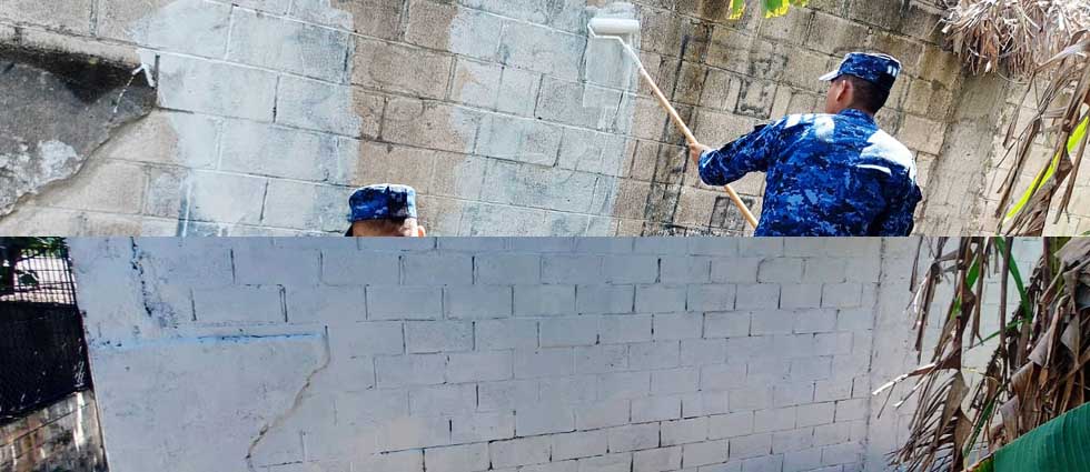 Militares borran grafiti del Barrio 18 en populosa colonia de Ilopango