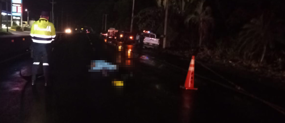 Conductor huye tras arrollar a un hombre carretera a San Salvador