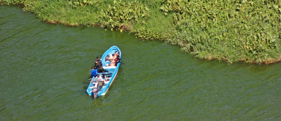 Marina Nacional busca a pescador desaparecido en laguna de San Miguel