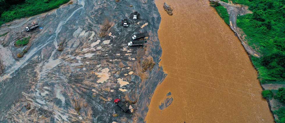 MARN atiende denuncia ciudadana por extracción ilegal de arena en el río Jiboa