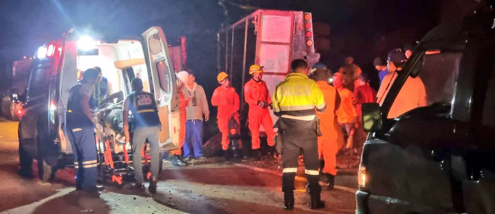 Conductor resulta herido de gravedad tras fuerte accidente en la carretera Panamericana