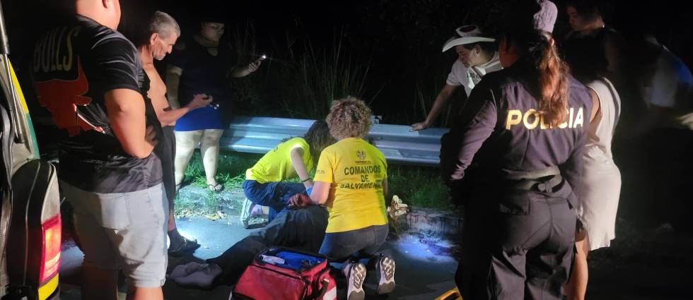 Motociclista resulta lesionado tras chocar contra un cerdo en La Paz