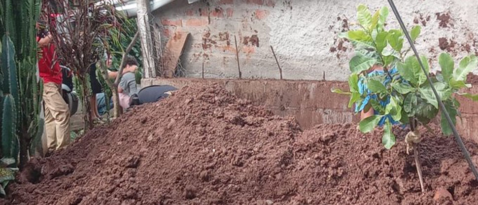 Albañil fallece tras caerle un paredón de tierra mientras repellaba un muro en Cabañas