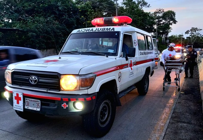 Adulto mayor es atropellado en carretera al Puerto de La Libertad