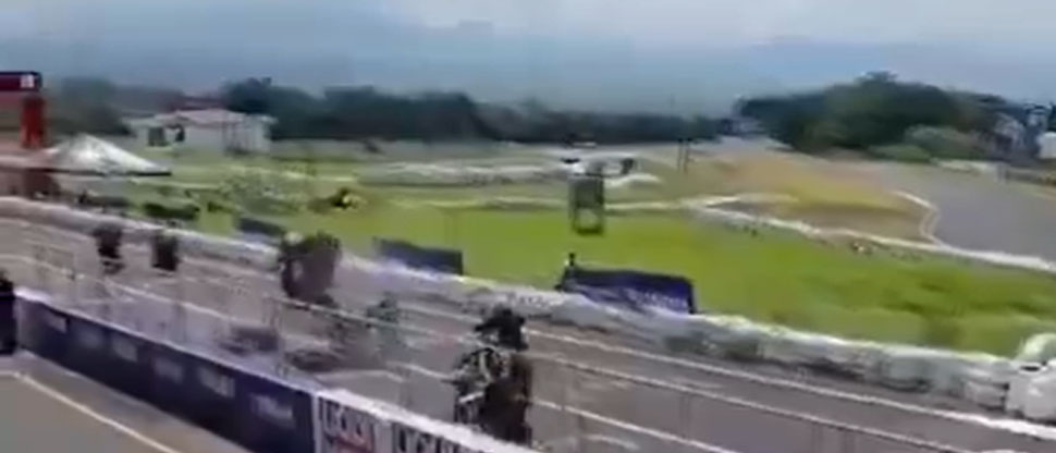 GUATEMALA: Motociclistas sufren fuerte accidente justo cuando iniciaba la carrera