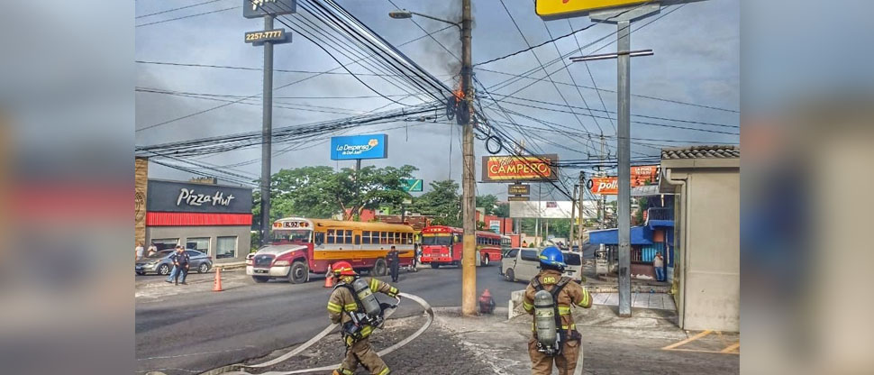 Sofocan incendio en cables del tendido eléctrico en Zacatecoluca