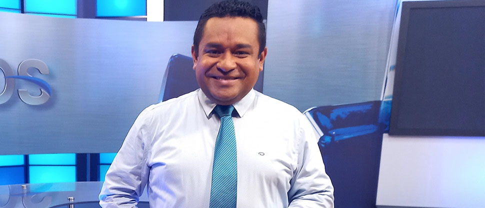 Periodista Julio Guevara ya recibió el alta y se encuentra bien tras sufrir aparatoso accidente