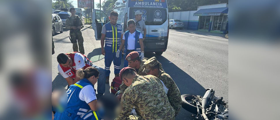 Motociclista termina en el hospital tras accidentarse en bulevar del Ejército