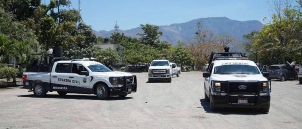 MÉXICO: Grupo de hombres armados, emboscan a policías comunitarios y les quitan la vida