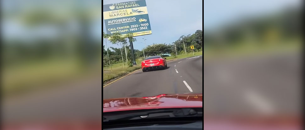 Captan carrera entre un NISSAN Z y un Ferrari en el bulevar Poma