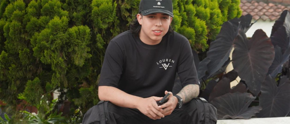 Colombiano que dijo que las salvadoreñas son feas regresa al país y quiere que lo traten bien