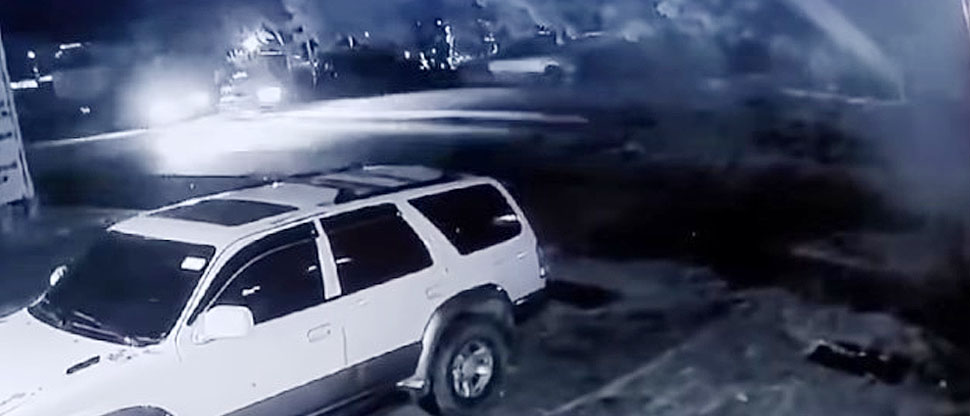 Captan momento cuando conductor huye tras chocar contra motociclista en La Unión