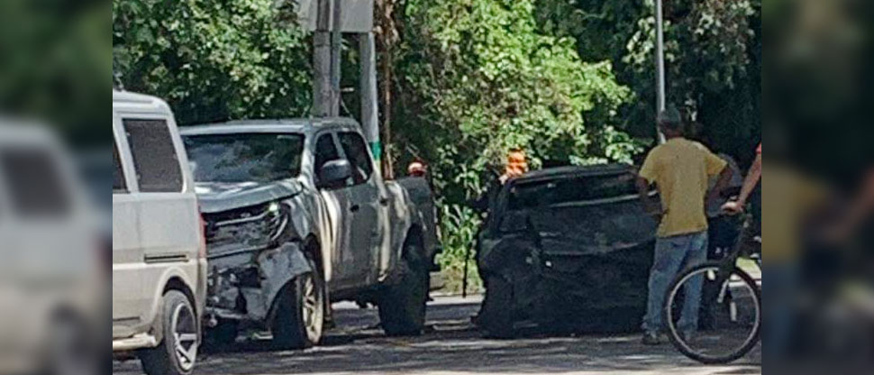 Conductores provocan fuerte choque en carretera a Metapán