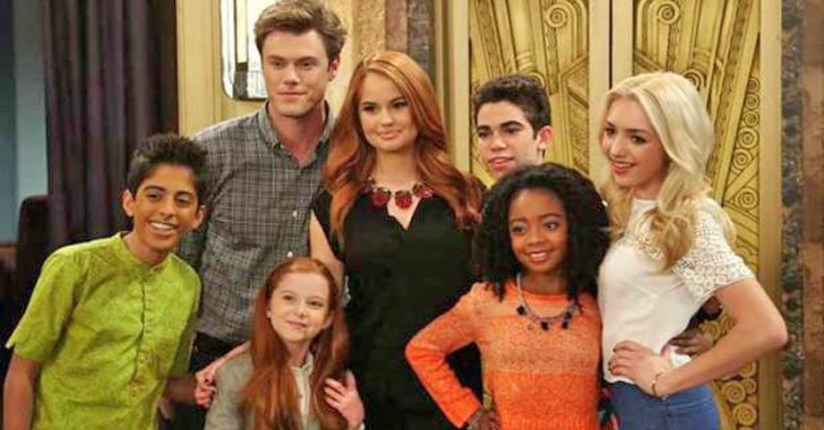 Arrestan a estrella de Disney por agredir a su novio en un parque de California