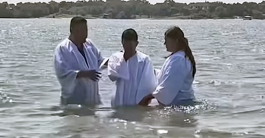 Hombre muere ahogado en el mismo lago donde una hora antes fue bautizado