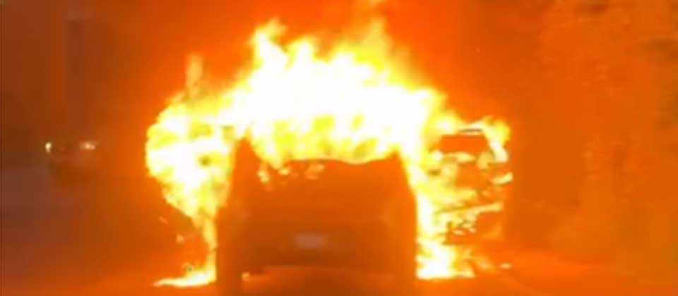 Reportan carro incendiado en carretera al Puerto de La Libertad