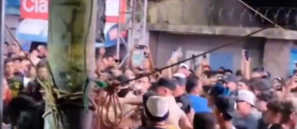 Denuncian a bolos que llegaron a realizar desordenes a discomóvil en El Congo