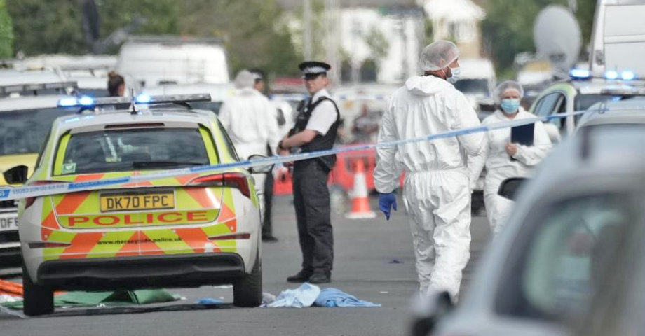 Un detenido por herir con arma blanca a una niña y una mujer en el centro de Londres