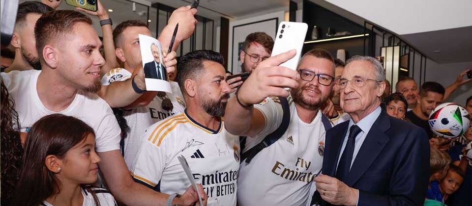Florentino se convierte en un galáctico más y firma autógrafos con seguidores