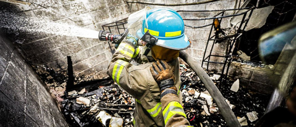 Bomberos controlan incendio en vivienda en Ilopango