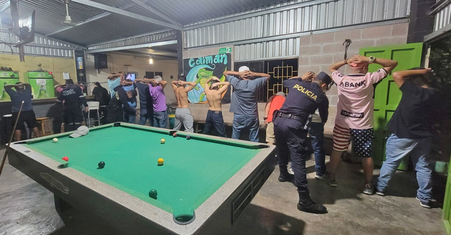 Inspeccionan bares y centros de tolerancia para garantizar que no se oculten pandilleros