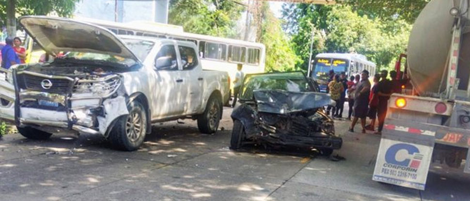 Seis lesionados deja múltiple accidente, entre ellos cinco menores de edad