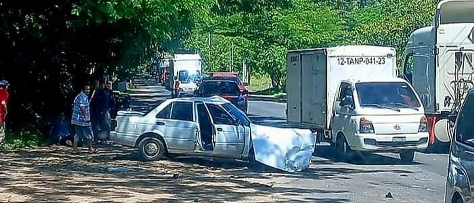 Conductor termina en el hospital tras accidentarse en Morazán