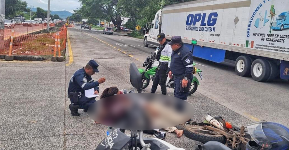 Motociclista y su acompañante resultan lesionados tras accidente en carretera Panamericana