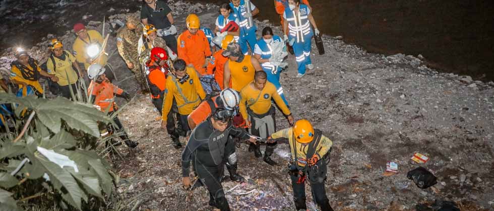 Recuperan cuerpo de menor que cayó al río Acelhuate en Soyapango