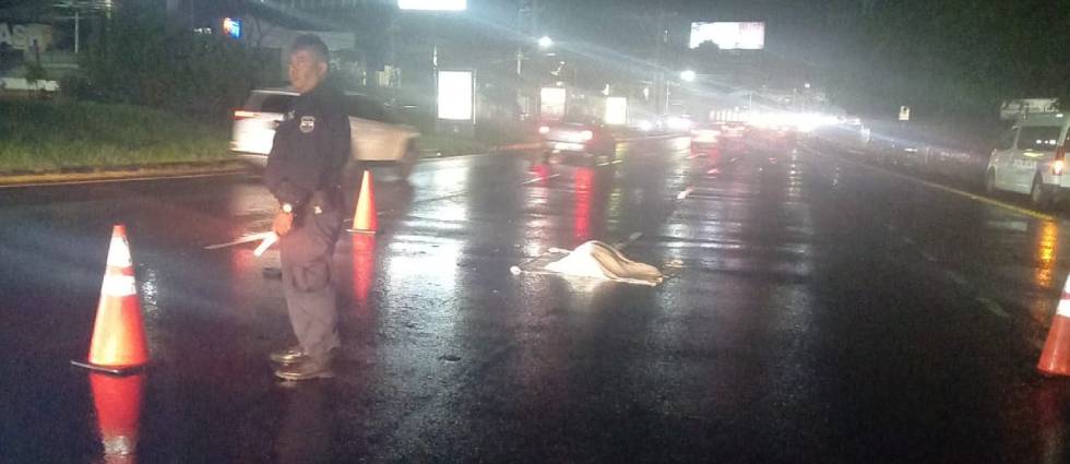 Arrollan a peatón carretera al puerto de La Libertad