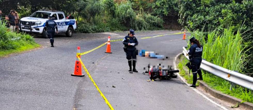 Fuerte siniestro vial acaba con la vida de un hombre en Santa Ana