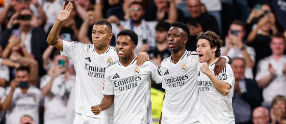 Vinícius revoluciona el partido y el Madrid remonta y golea al Espanyol