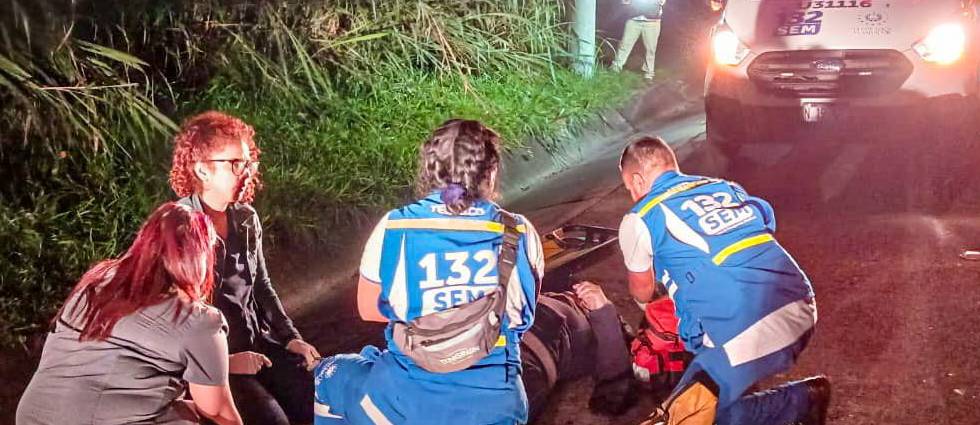 Hombre sufre múltiples traumas tras fuerte siniestro en el bulevar Constitución