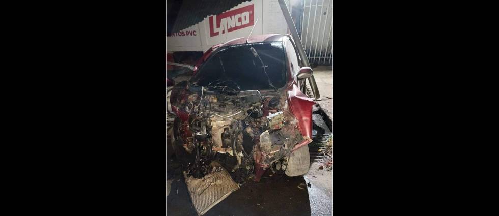 Dos lesionados tras fuerte siniestro vial en Ahuachapán