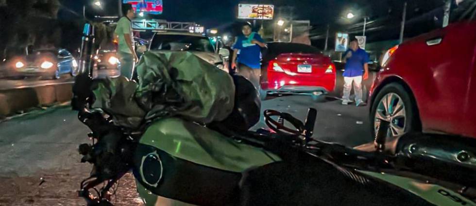 Hombre acaba en el hospital tras múltiple accidente en Soyapango