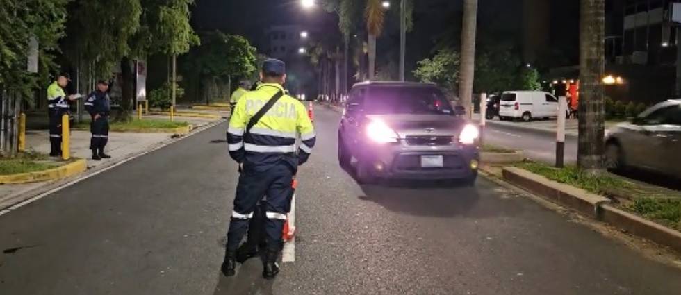 Sacan de circulación a conductores ebrios en la Zona Rosa