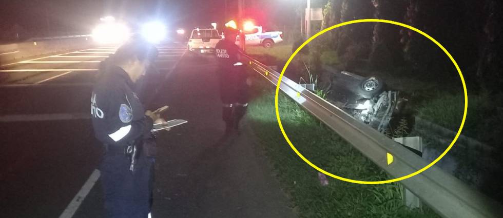 Varios lesionados tras vuelco de vehículo en La Paz