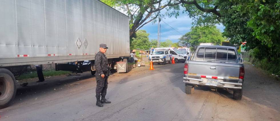 Dos lesionados tras múltiple accidente con furgones involucrados en San Miguel: un conductor se durmió