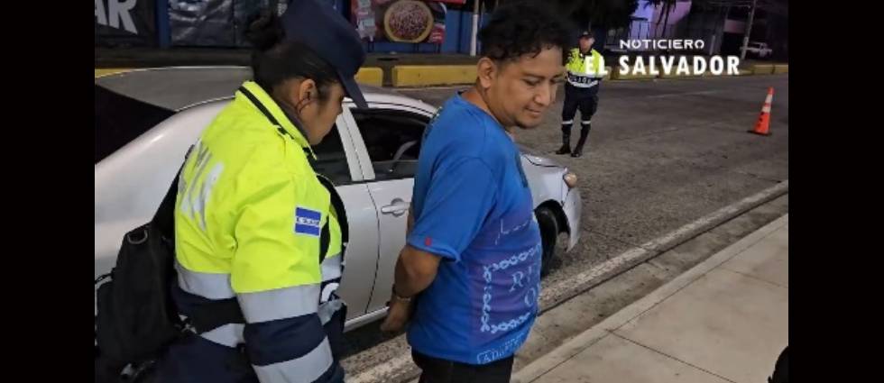 Sacan de circulación a conductor ebrio en control antidoping en San Salvador