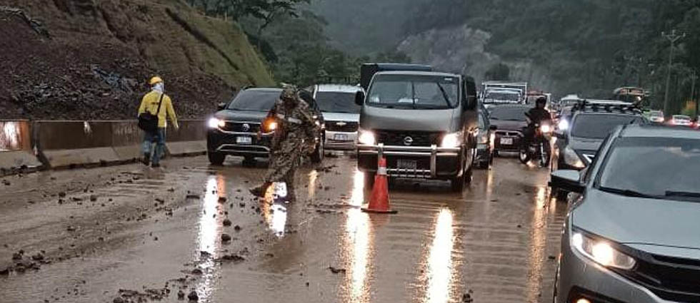 Protección Civil emite aviso en El Salvador por incremento de lluvias y tormentas