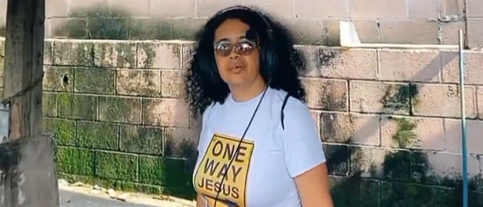 Denuncian a mujer que insulta y agrede a residentes en La Cima de San Bartolo, Ilopango