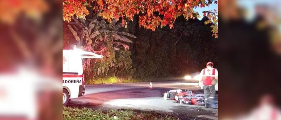 Excesiva velocidad deja un motociclista lesionado tras accidentarse en Cuscatlán