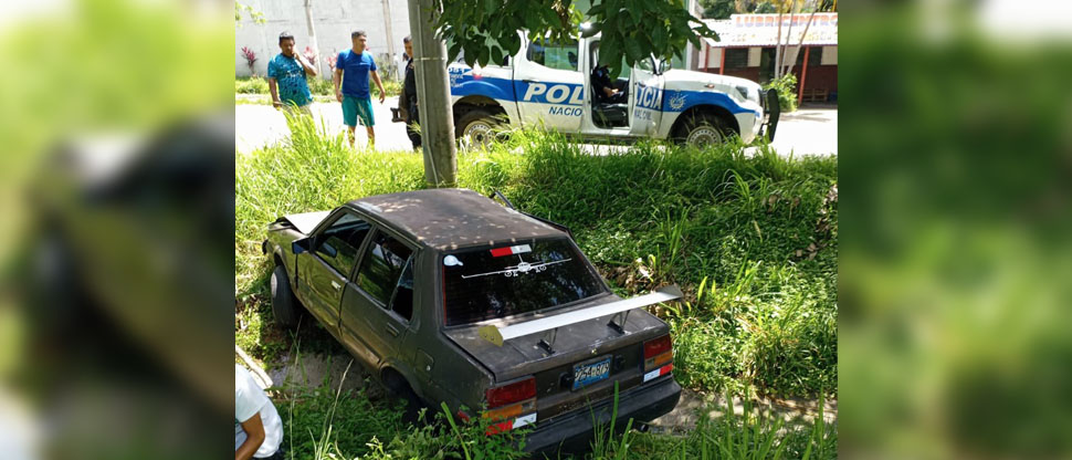 Aparatoso accidente deja varios lesionados en carretera a Comalapa